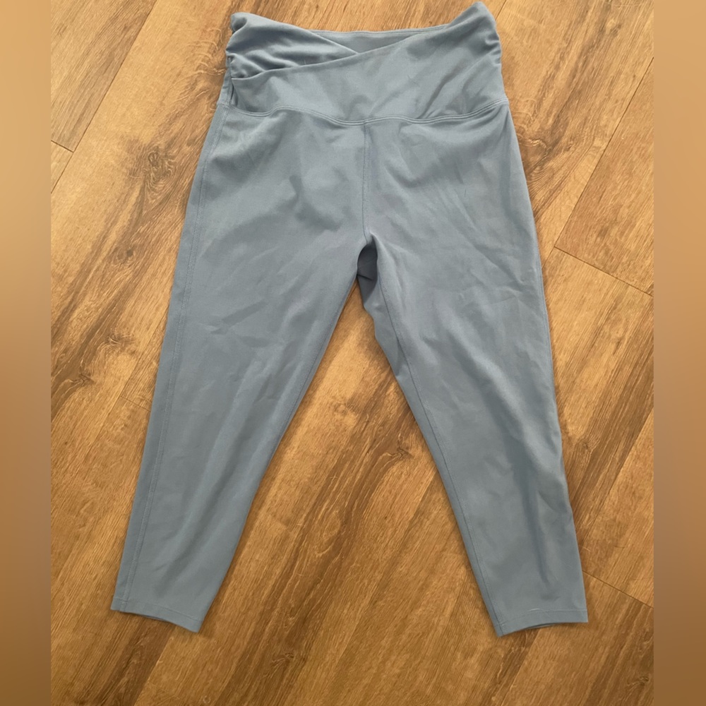 Yoga capri legginga, crisscross waistband